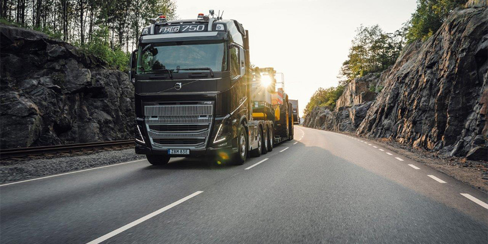 Volvo Trucks introduceert de nieuwe Volvo FH16: een combinatie van comfort en kracht voor superieure productiviteit