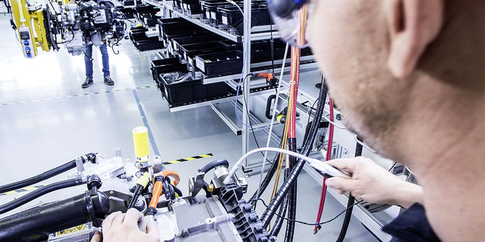 Hinter den Kulissen der Brennstoffzellen-MobilitätBehind the scenes of fuel cell mobility