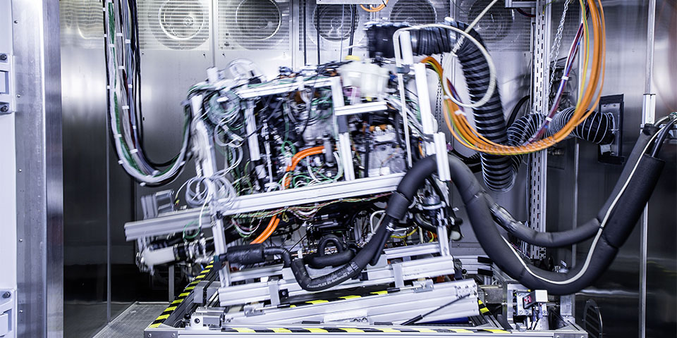 Hinter den Kulissen der Brennstoffzellen-MobilitätBehind the scenes of fuel cell mobility