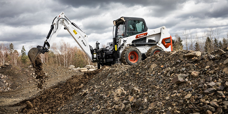 Nieuw dieplepel-aanbouwdeel voor Bobcat compacte laders