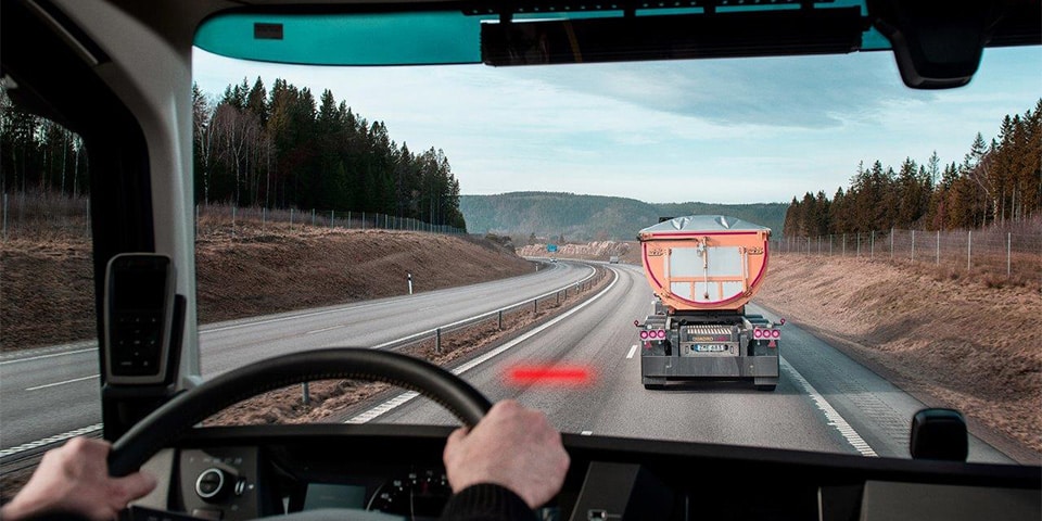 Distance Alert Volvo Trucks