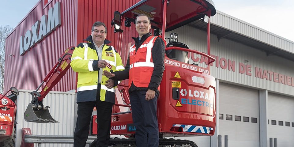 Eerste JCB elektrische minigraafmachine geleverd aan LOXAM