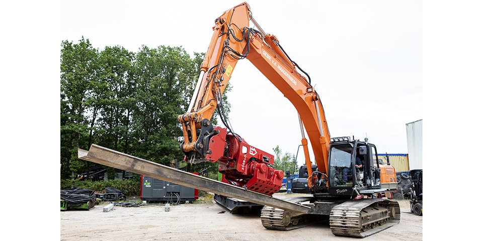 “Meer grip op uw damwanden met het PVE 2308SG Side Gripper trilblok”