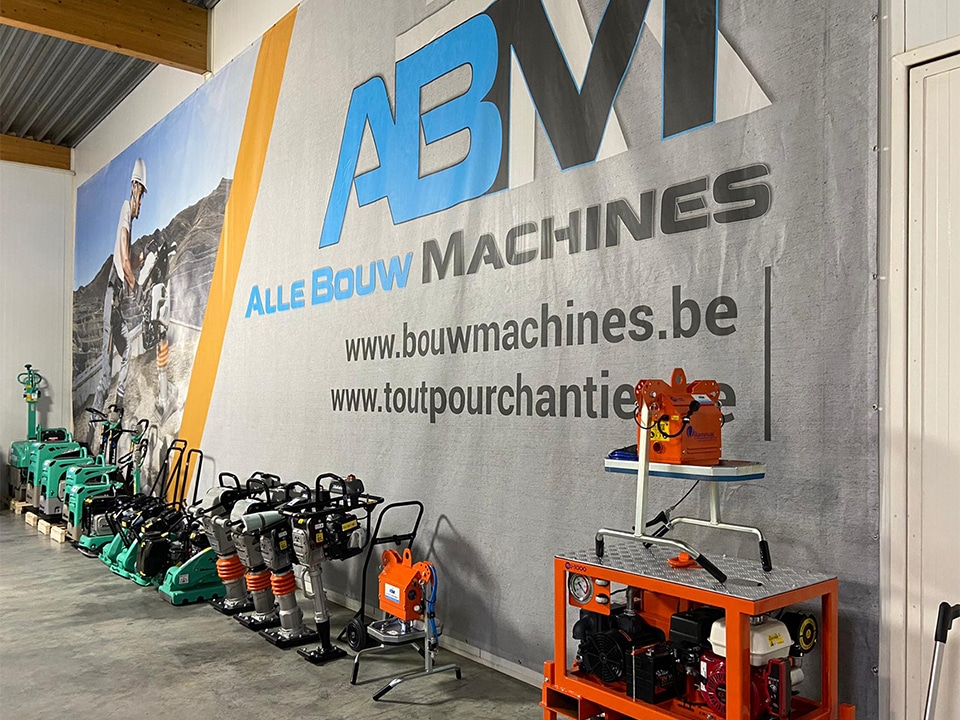 Al 30 jaar dé machinespecialist voor dealers en aannemers