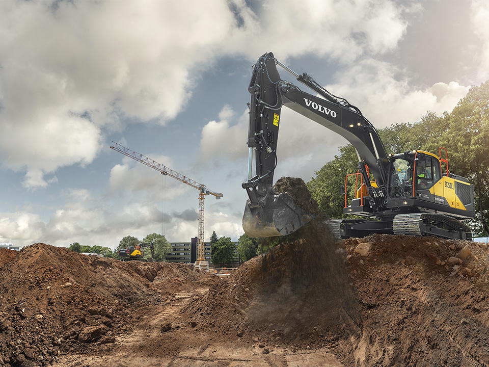 Verhoog uw productiviteit met de nieuwe Volvo EC250E en EC300E graafmachines