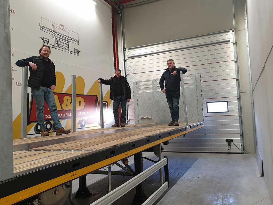 Na opening filiaal in Doornik slaan Alumac Construct, Astemac en A & D Trucks & Trailers de handen in elkaar