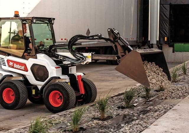 Bobcat-Small-articulated-loader-L28-4-