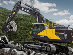 volvo-benefits-crawler-excavator-ec380e-t4f-built-to-last-2324×1200-1