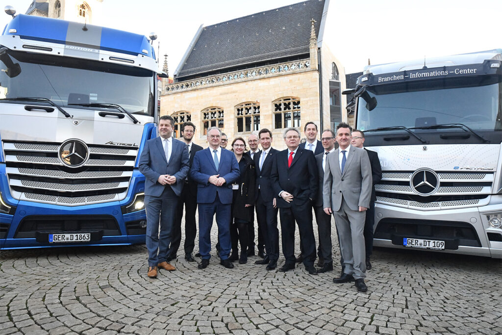 Mercedes-Benz Trucks bouwt centrale logistieke hub voor wereldwijde levering van wisselstukken in Halberstadt (Saksen-Anhalt)
