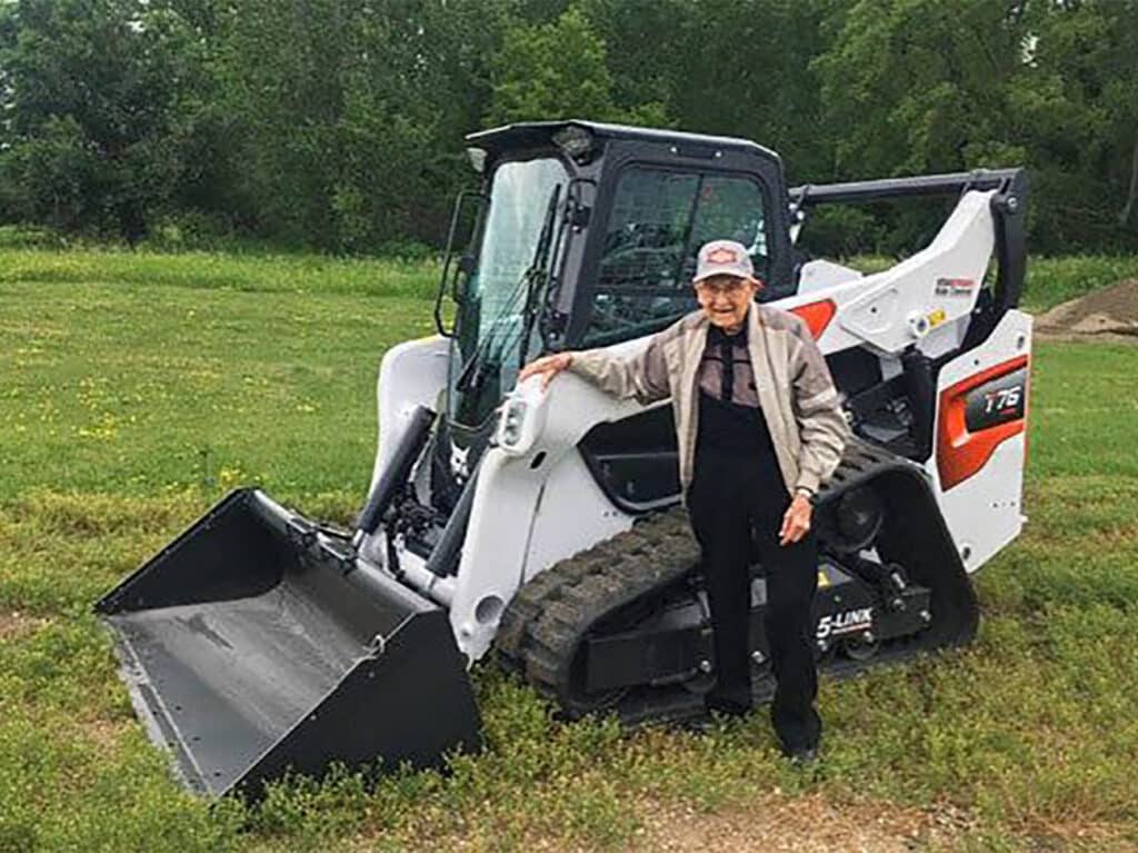 Uitvinders van de Bobcat-schranklader opgenomen in de Amerikaanse ‘Inventors Hall of Fame’