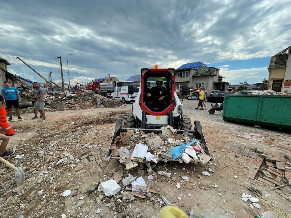 Bobcat stelt machines ter beschikking voor hulp in Turkije