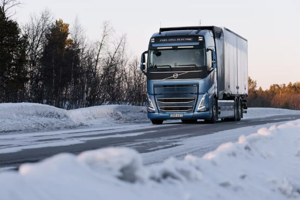 Première: Volvo Trucks test waterstof-elektrische vrachtwagens op de openbare weg