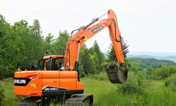 Nieuwe 14 ton Stage V rupsgraafmachine gelanceerd door DEVELON 12