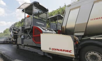 Deze slimme machines brengen asfaltkwaliteit op een hoger plan 10