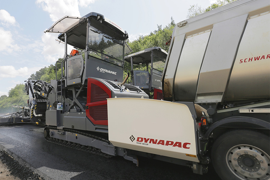 Deze slimme machines brengen asfaltkwaliteit op een hoger plan