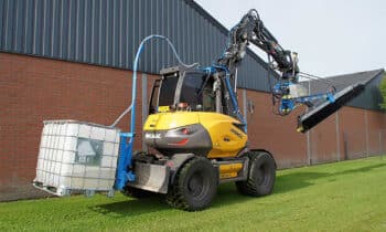 Mobiele graafmachine wast zonnepanelen 12