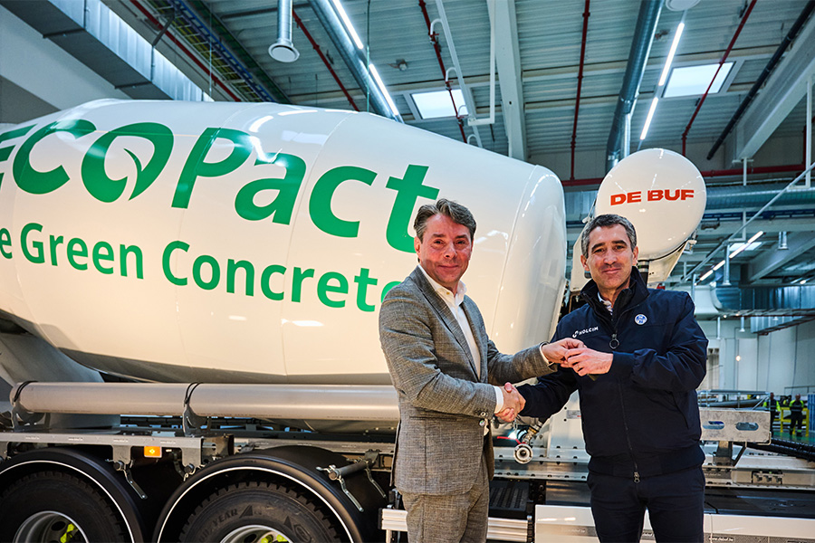 Volvo levert eerste 100% elektrische betonmixer aan Holcim