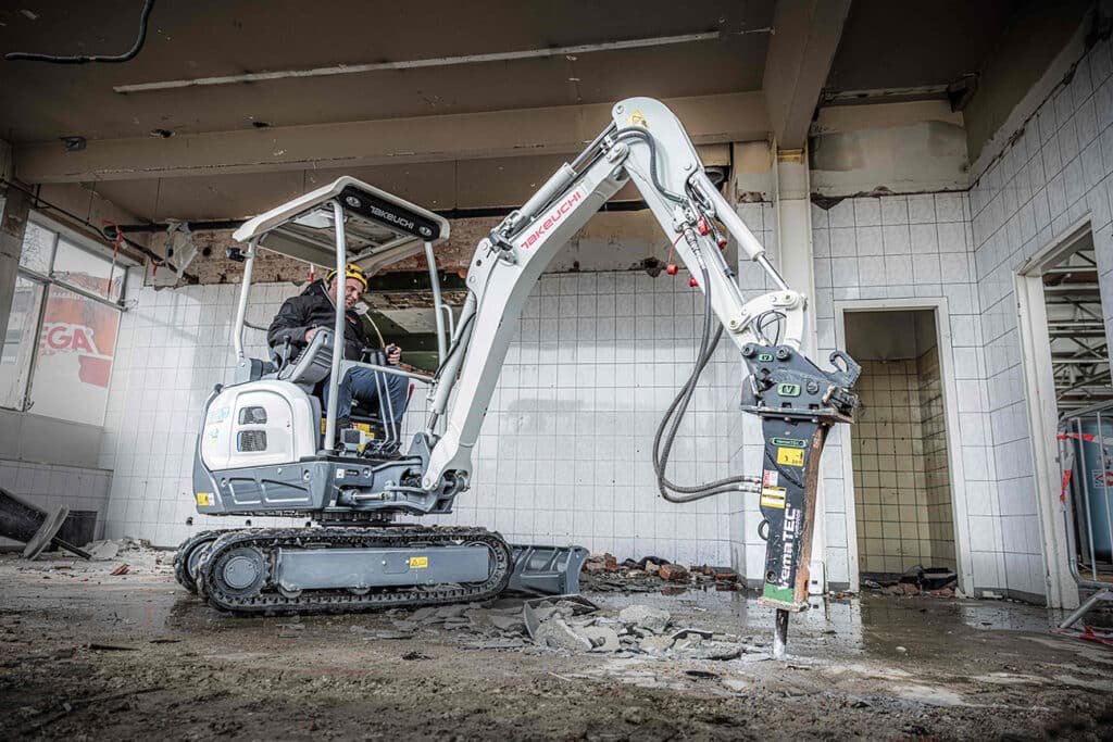 Takeuchi Benelux presenteert eerste elektrische minigraver: de TB20e! 