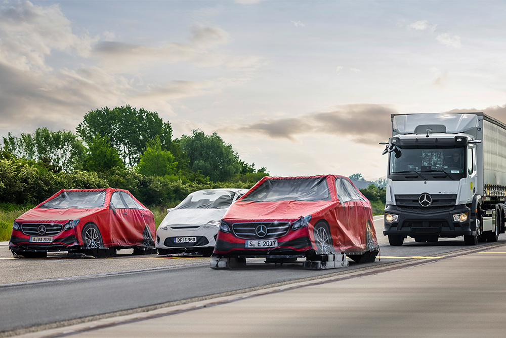 Hoe Daimler Truck met ‘Vision Zero’ vooruitgaat en met de nieuwste assistentiesystemen voor meer veiligheid voor alle verkeersdeelnemers zorgt.