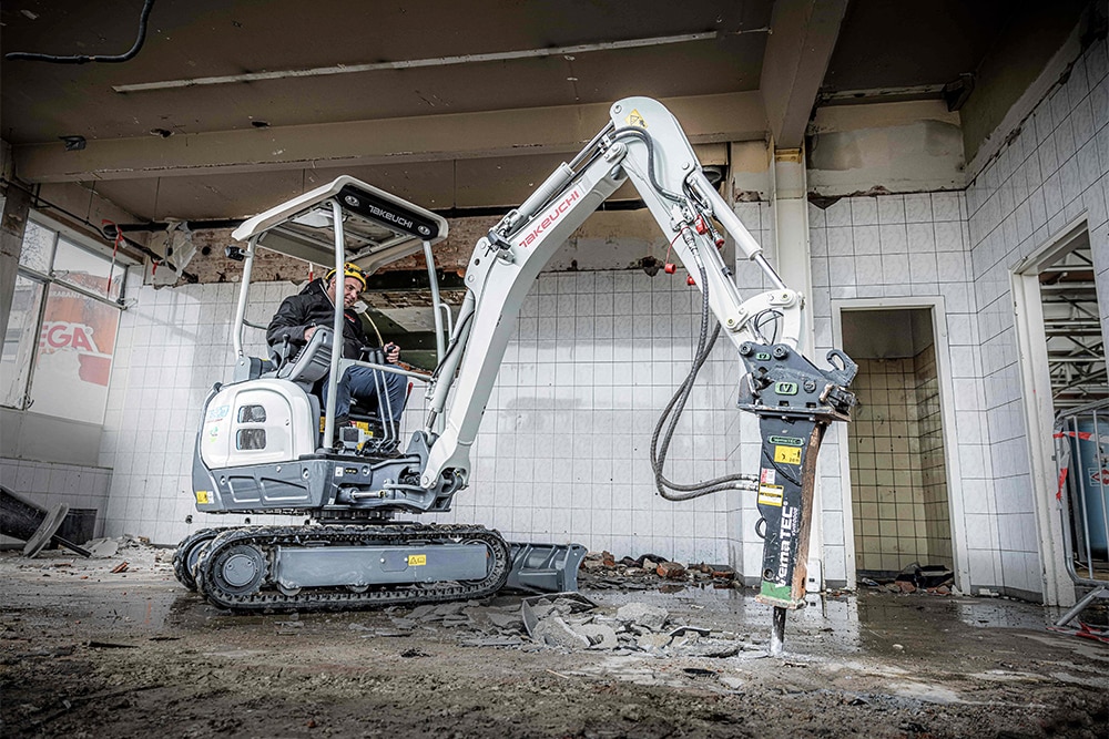 Takeuchi Benelux presenteert eerste elektrische minigraver: de TB20e!