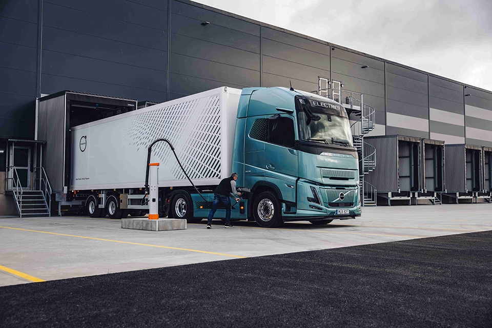 Volvo Trucks lanceert Business Case Simulator om energietransitie in de transportsector te versnellen