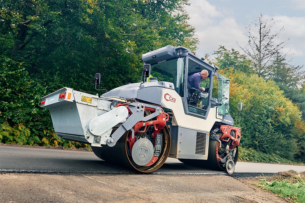 Van Der Spek biedt efficiënte en veilige asfaltafwerkmachines van Dynapac aan
