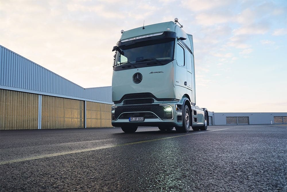 DMH SA breidt wagenpark uit met vijf Mercedes-Benz Actros L Gigaspace vrachtwagens voorzien van ProCabin