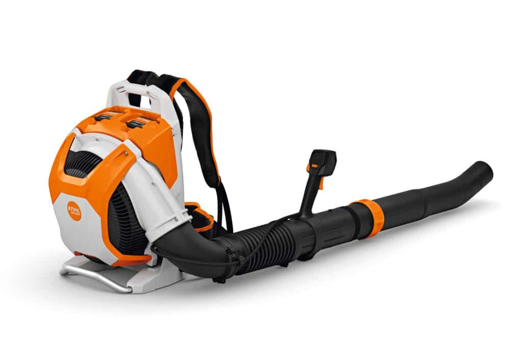 STIHL BRA 500 en BRA 600 ruggedragen accubladblazers 2