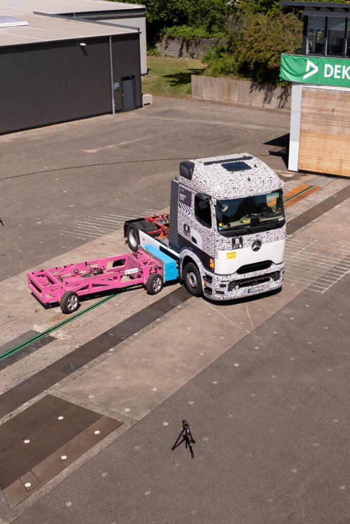 Veilig op weg onder hoogspanning: Crashtests bevestigen hoge passieve veiligheid van de Mercedes-Benz eActros 600 1