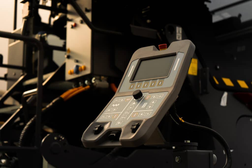 Gloednieuwe generatie asfaltmachines en -walsen 4