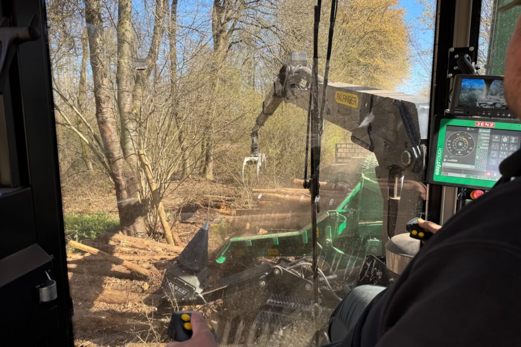 Sloophout versnipperen: van compacte kracht tot chippertrucks 2