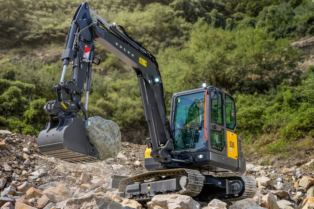 VOLVO CE PRESENTEERT DRIE NIEUWE COMPACTE GRAAFMACHINES 1
