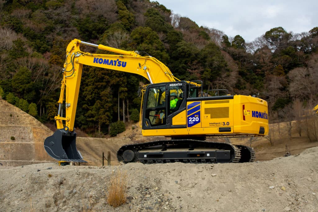 De volledig nieuwe Komatsu PC220LCi‑12: ontwikkeld voor prestaties én machinist. 1