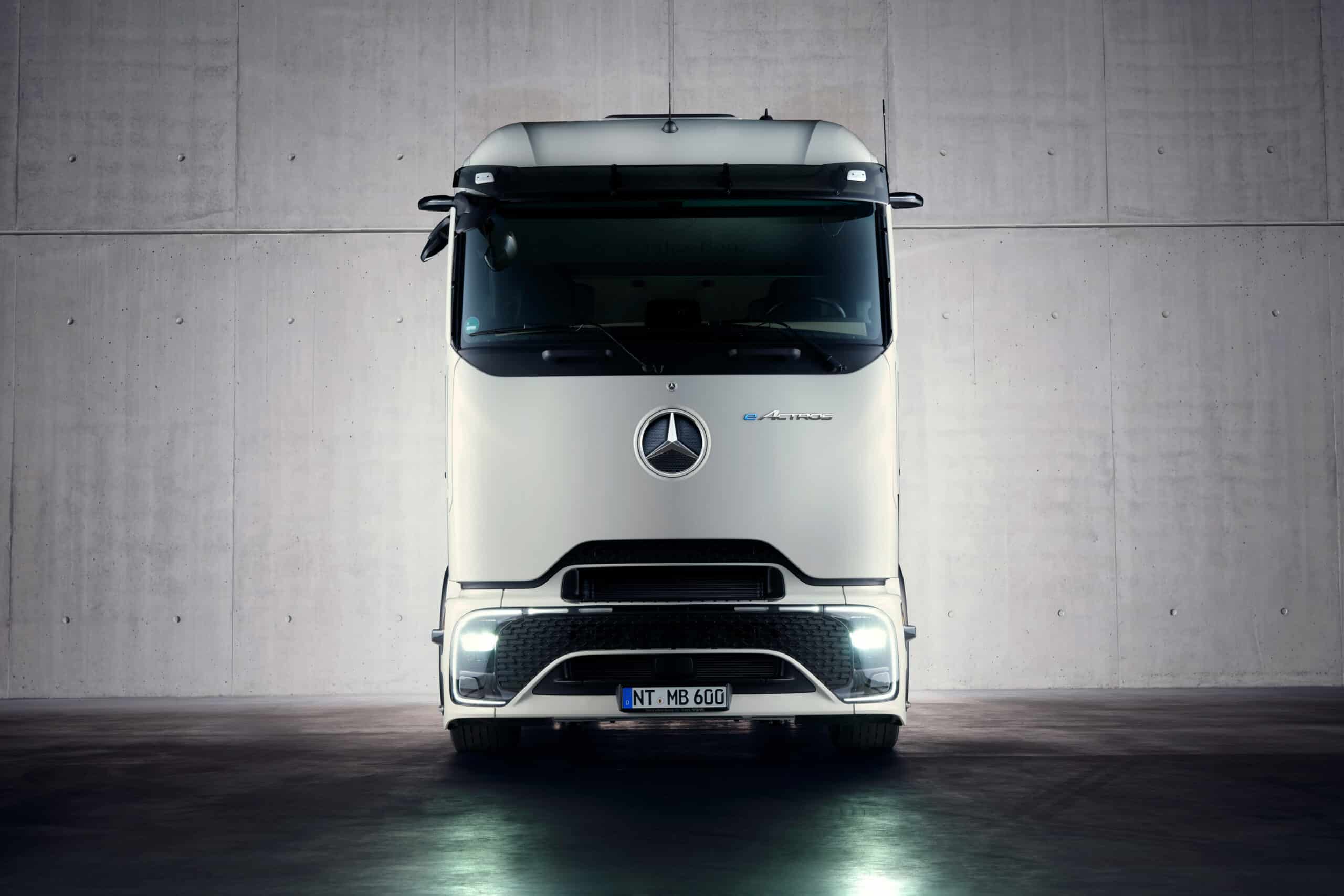 Mercedes Benz Trucks breidt zijn e-truckportfolio uit met nieuwe eActros Lowliner-variant 1