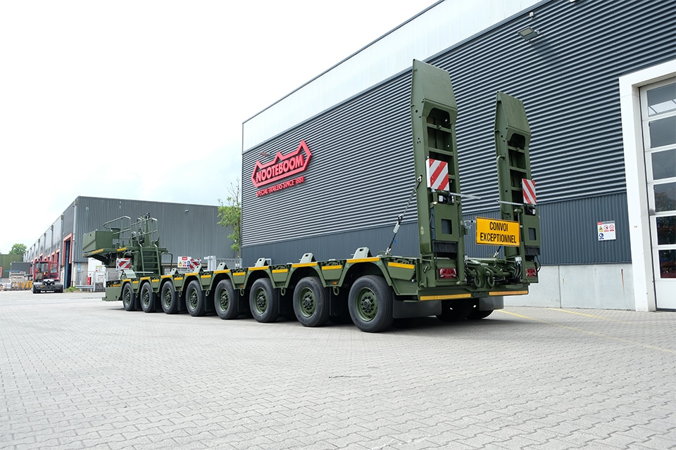 Nooteboom en Rheinmetall introduceren geavanceerde 8-assige defensietrailer op EUROSATORY 1