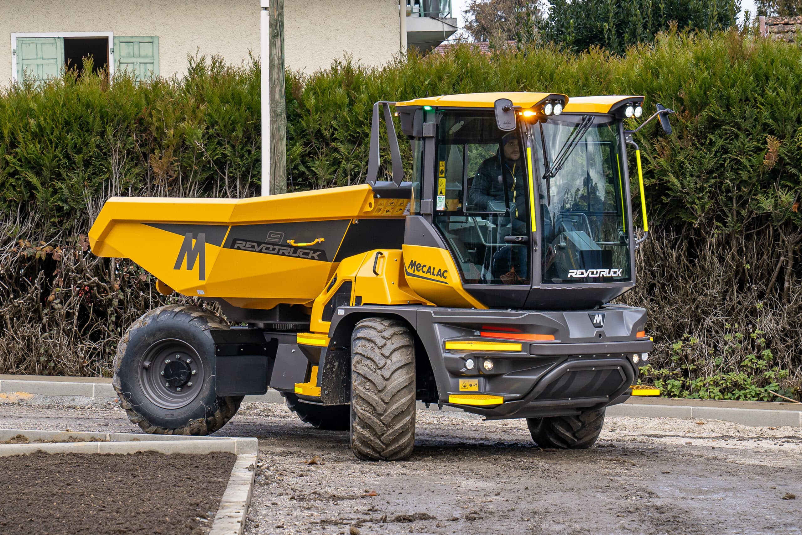 Ahlmann Nederland biedt krachtige mobiele Mecalac dumpers aan 3