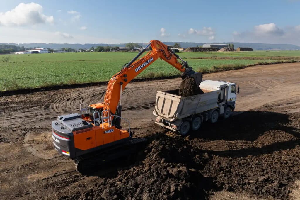 Develon breidtzijnnieuwe Serie 9-graafmachinengamma uitmeteenvijfdemodel 1